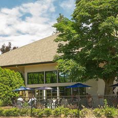 Where the Living Is Easy: Summer Patio Dining at McCulloch Station Pub